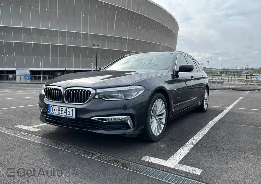 BMW Seria 5 520i Luxury Line