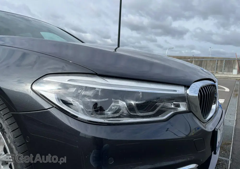 BMW Seria 5 520i Luxury Line