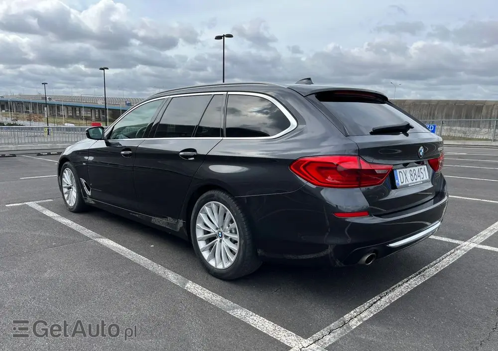 BMW Seria 5 520i Luxury Line