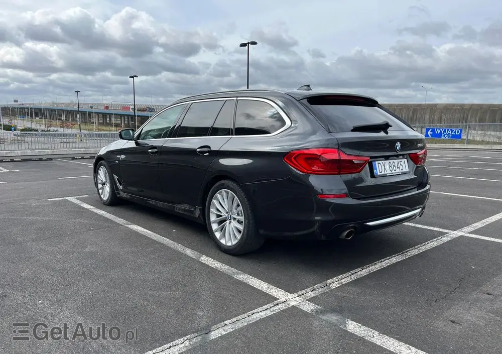 BMW Seria 5 520i Luxury Line
