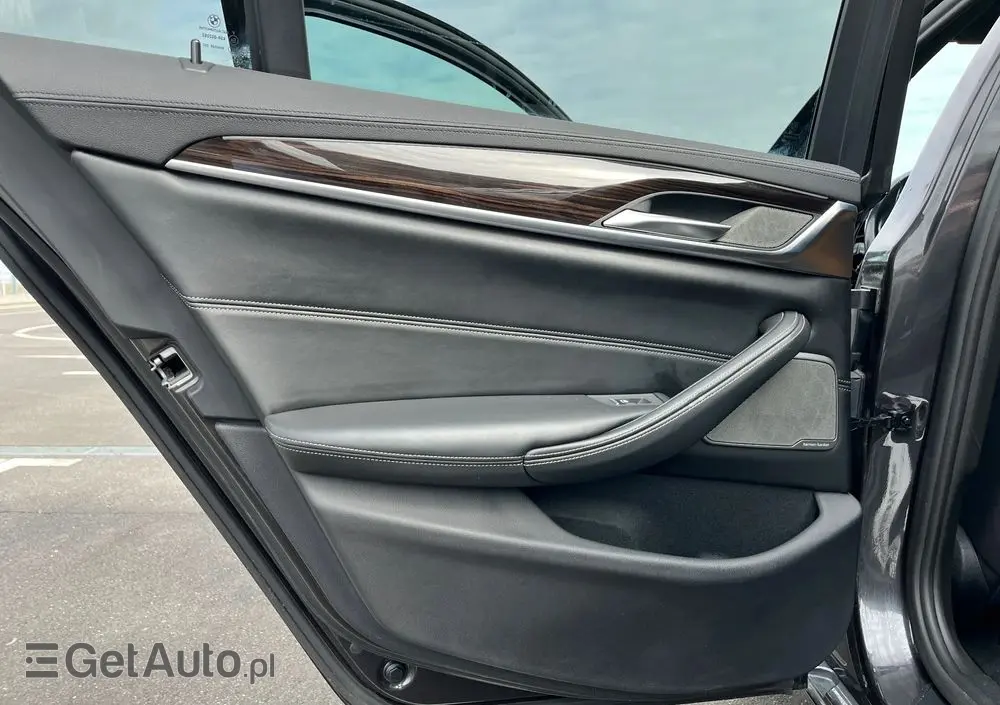 BMW Seria 5 520i Luxury Line