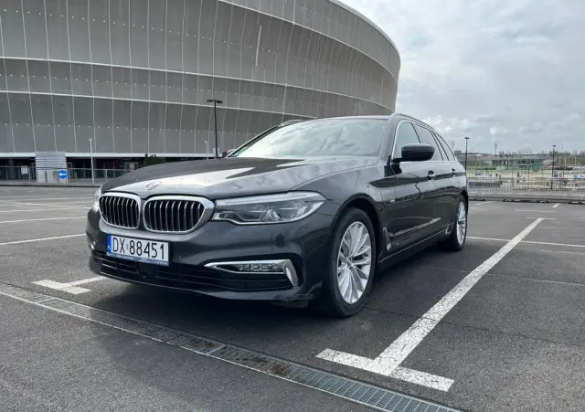 BMW Seria 5 520i Luxury Line