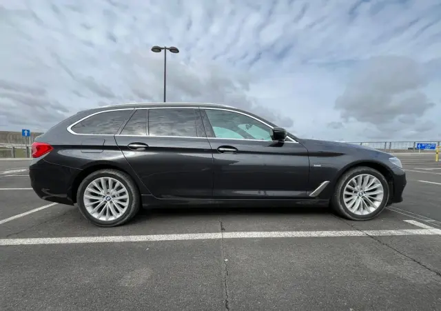 BMW Seria 5 520i Luxury Line