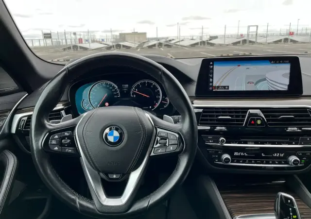 BMW Seria 5 520i Luxury Line