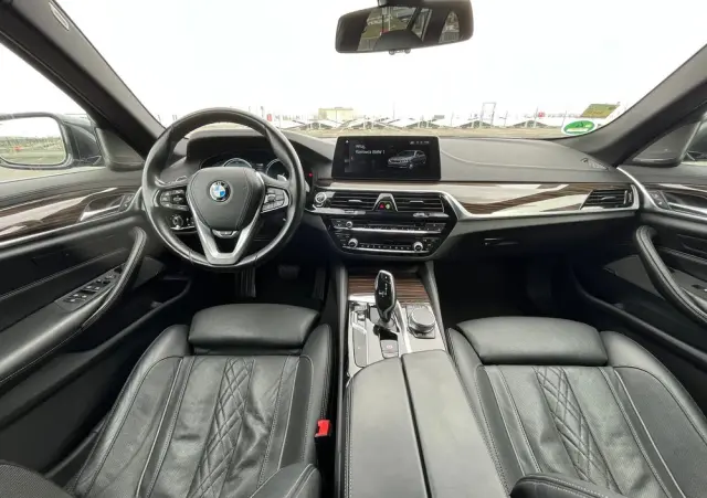 BMW Seria 5 520i Luxury Line
