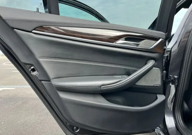 BMW Seria 5 520i Luxury Line