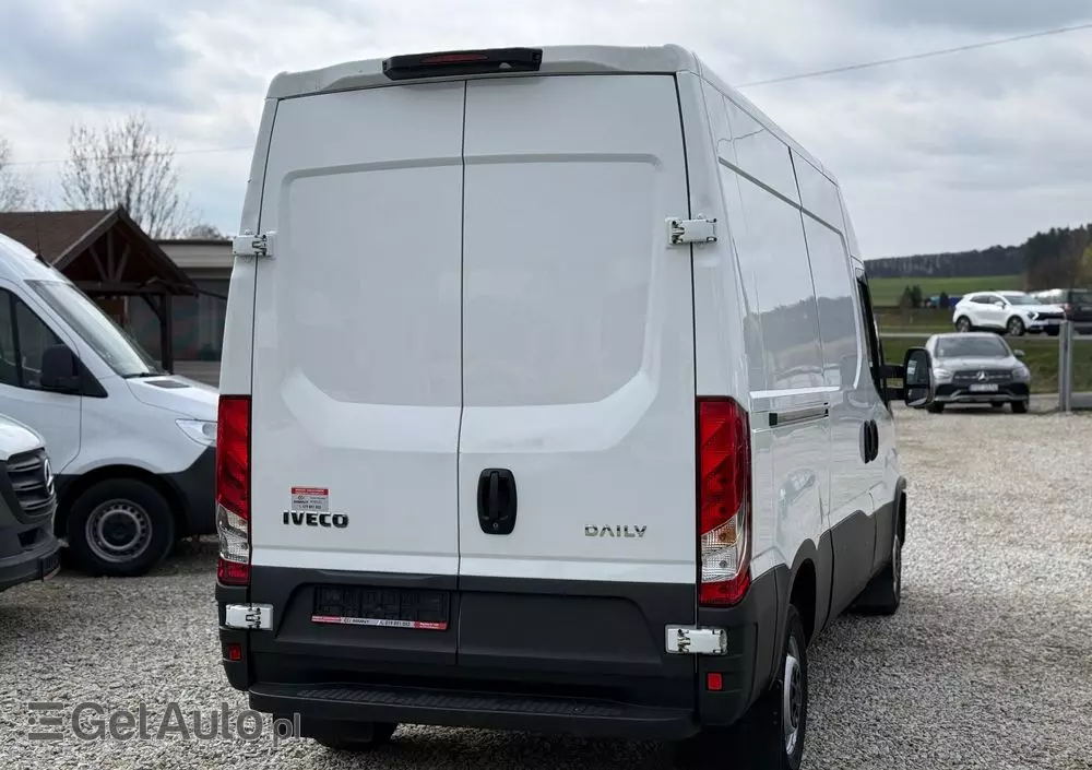 IVECO 2021/Daily/Średni/manual/Klima/Tempomat/ 