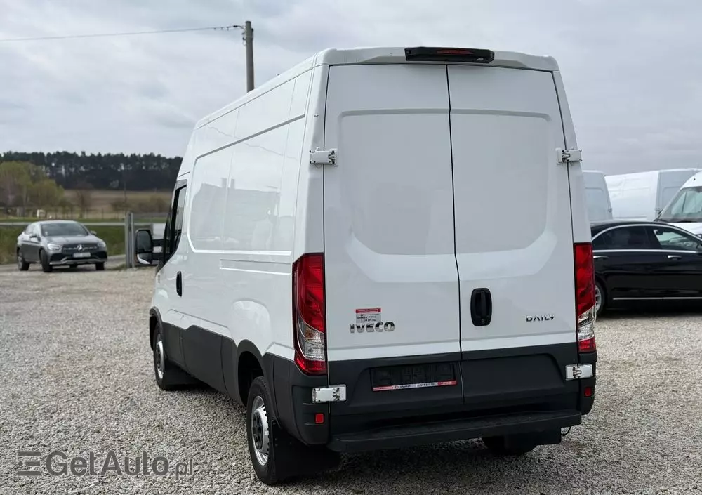 IVECO 2021/Daily/Średni/manual/Klima/Tempomat/ 