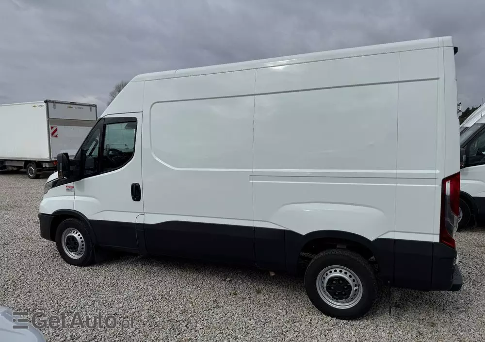 IVECO 2021/Daily/Średni/manual/Klima/Tempomat/ 