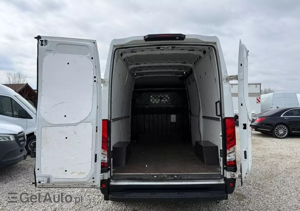IVECO 2021/Daily/Średni/manual/Klima/Tempomat/ 