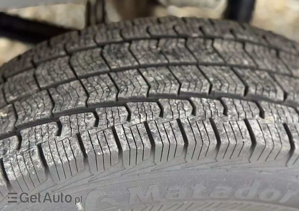 IVECO 2021/Daily/Średni/manual/Klima/Tempomat/ 