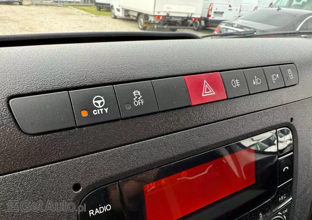 IVECO 2021/Daily/Średni/manual/Klima/Tempomat/ 