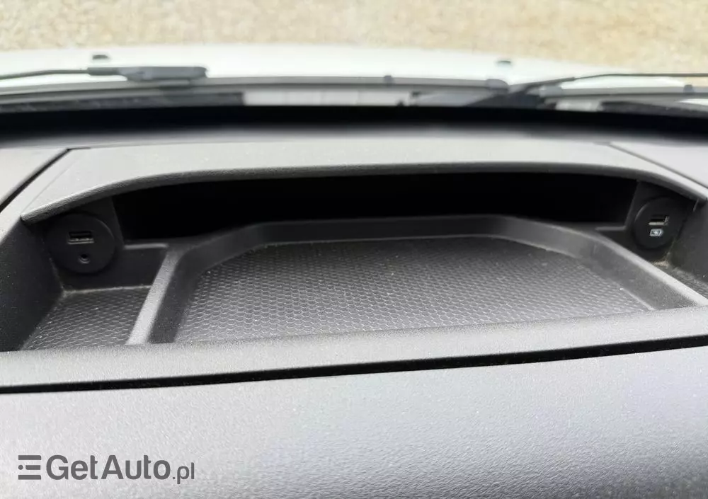 IVECO 2021/Daily/Średni/manual/Klima/Tempomat/ 