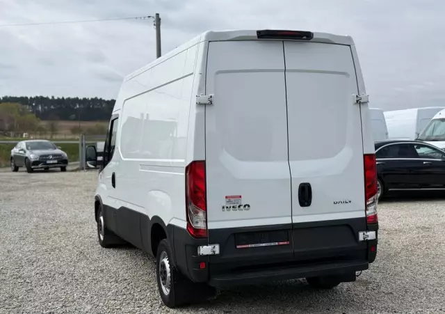 IVECO 2021/Daily/Średni/manual/Klima/Tempomat/ 