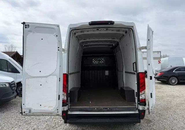 IVECO 2021/Daily/Średni/manual/Klima/Tempomat/ 