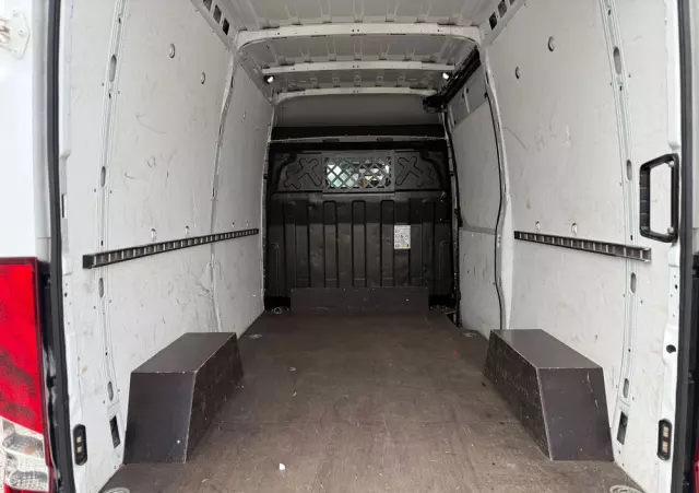 IVECO 2021/Daily/Średni/manual/Klima/Tempomat/ 