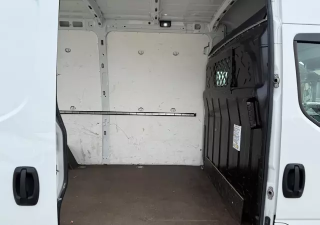 IVECO 2021/Daily/Średni/manual/Klima/Tempomat/ 