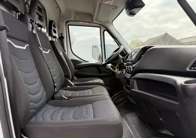 IVECO 2021/Daily/Średni/manual/Klima/Tempomat/ 