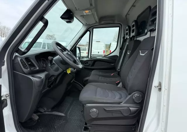 IVECO 2021/Daily/Średni/manual/Klima/Tempomat/ 