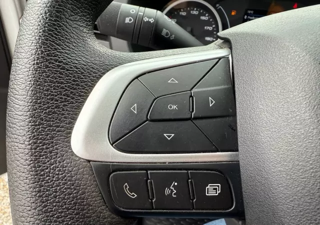 IVECO 2021/Daily/Średni/manual/Klima/Tempomat/ 