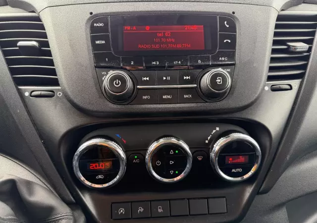 IVECO 2021/Daily/Średni/manual/Klima/Tempomat/ 