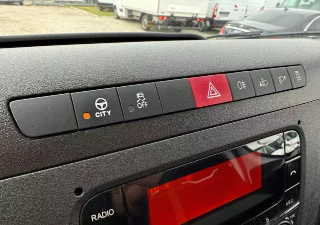 IVECO 2021/Daily/Średni/manual/Klima/Tempomat/ 