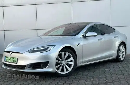 TESLA Model S 