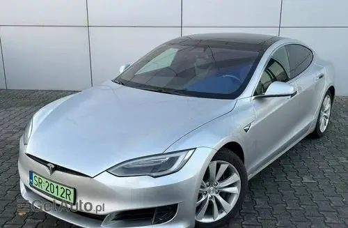 TESLA Model S 