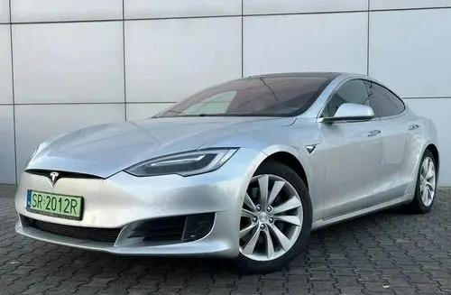 TESLA Model S 