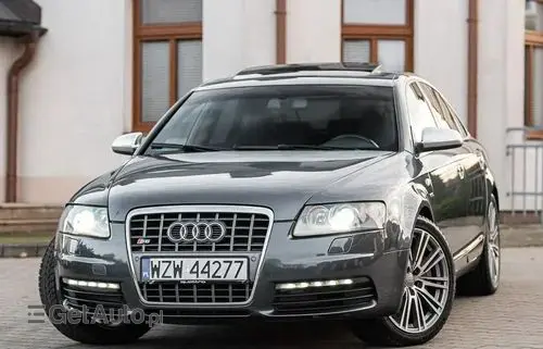 AUDI S6 