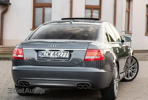 AUDI S6 