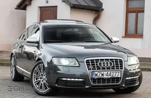 AUDI S6 