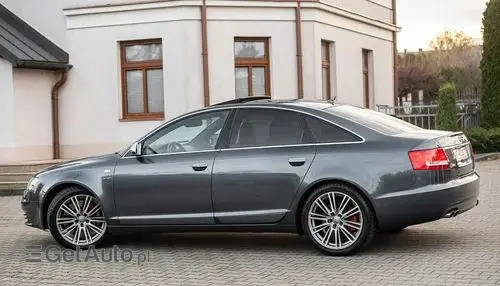 AUDI S6 