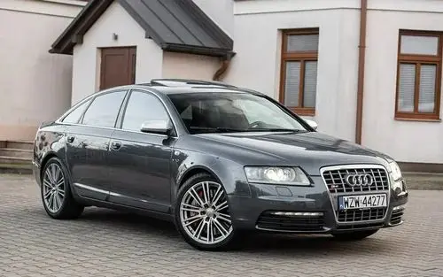 AUDI S6 