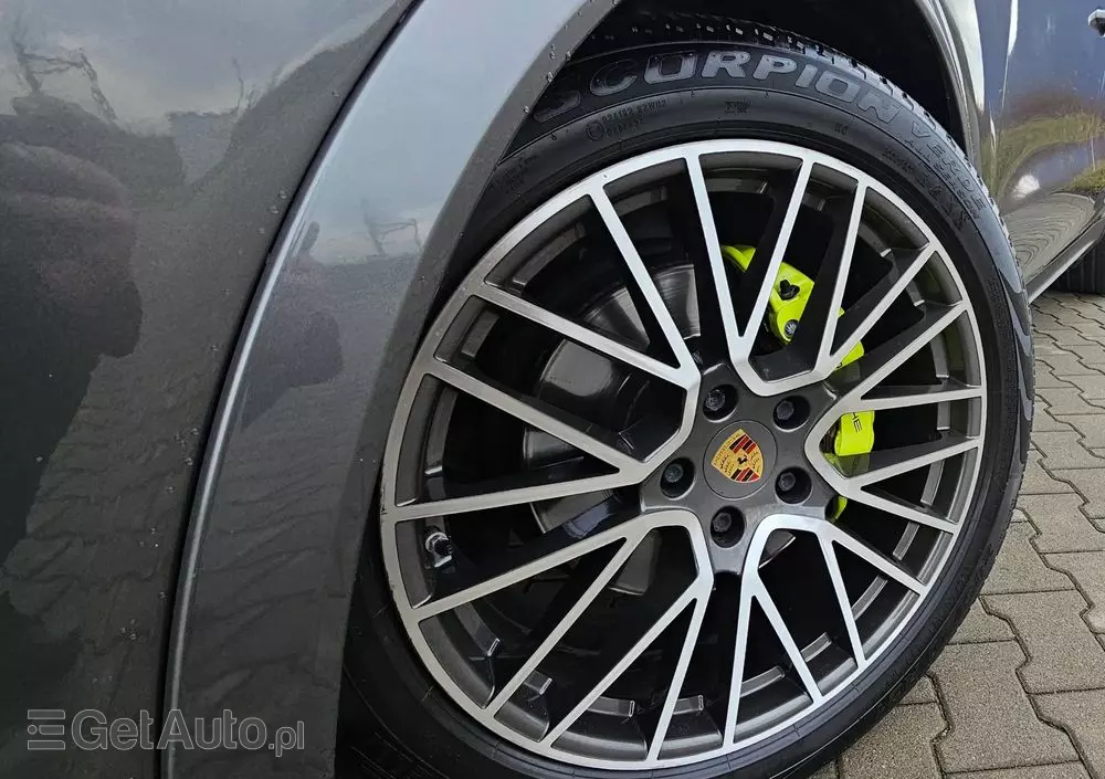 PORSCHE Cayenne Coupe E-Hybrid