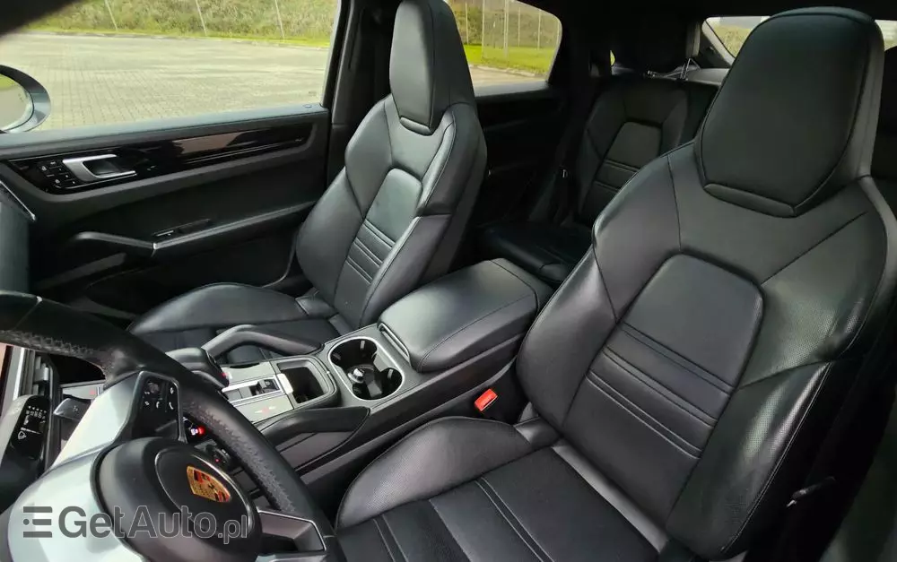 PORSCHE Cayenne Coupe E-Hybrid