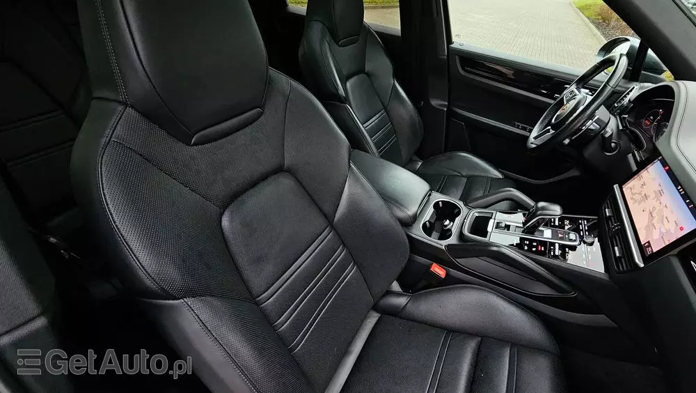 PORSCHE Cayenne Coupe E-Hybrid