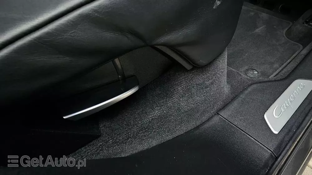 PORSCHE Cayenne Coupe E-Hybrid