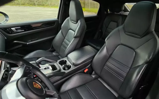 PORSCHE Cayenne Coupe E-Hybrid