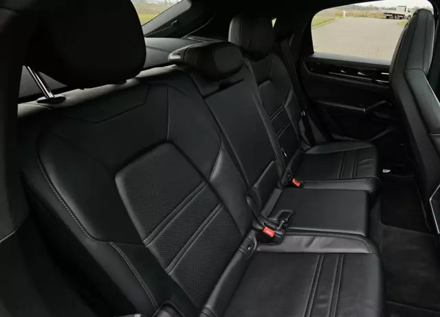 PORSCHE Cayenne Coupe E-Hybrid