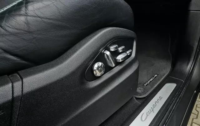 PORSCHE Cayenne Coupe E-Hybrid