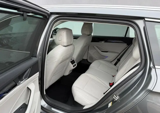 VOLKSWAGEN Passat Variant 2.0 TDI SCR 4Mot Elegance DSG