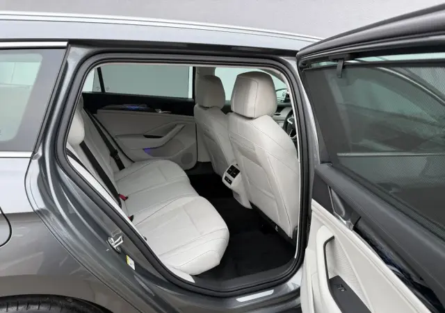 VOLKSWAGEN Passat Variant 2.0 TDI SCR 4Mot Elegance DSG