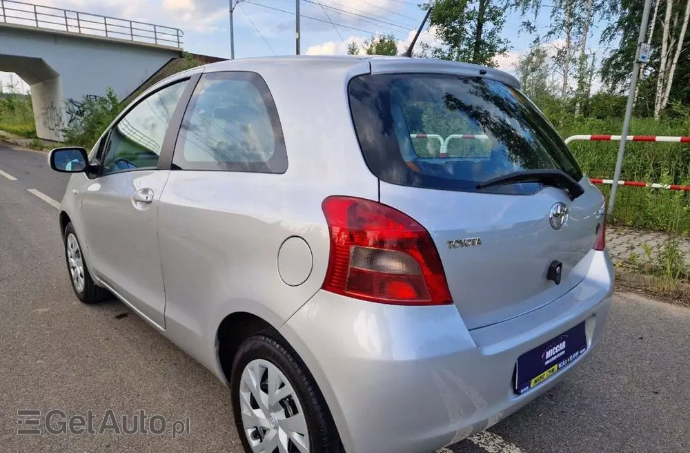 TOYOTA Yaris 1.3 VVT-i Sol