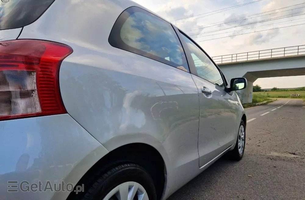 TOYOTA Yaris 1.3 VVT-i Sol