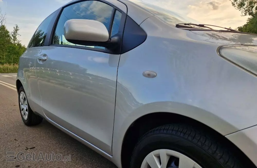 TOYOTA Yaris 1.3 VVT-i Sol