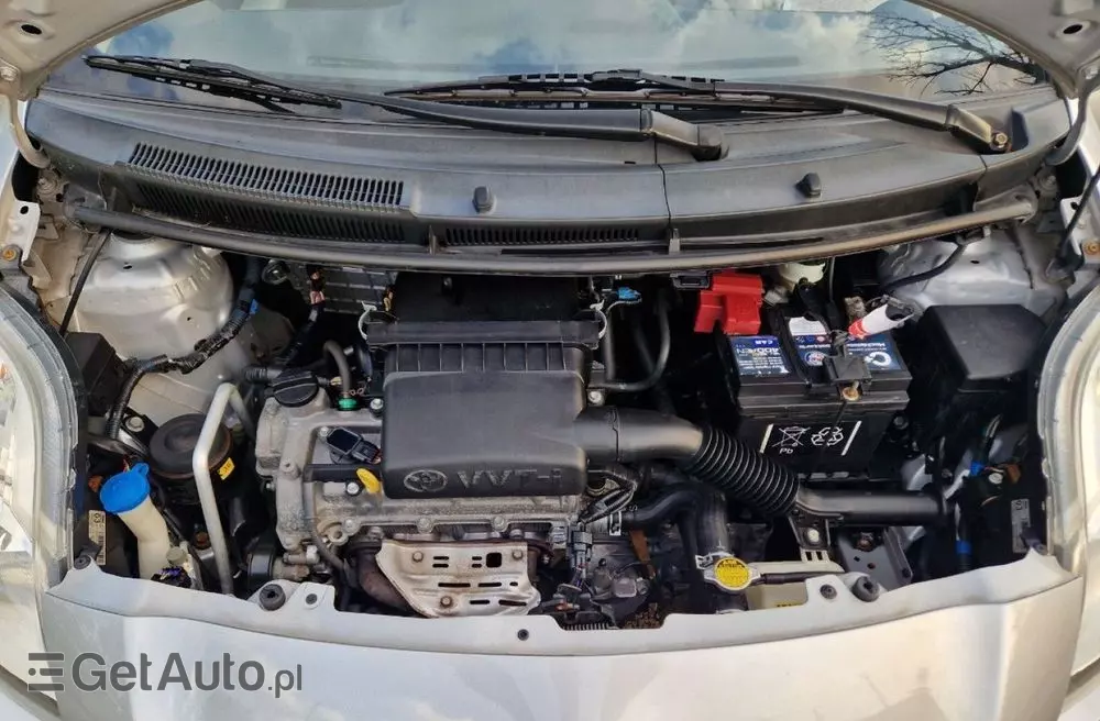 TOYOTA Yaris 1.3 VVT-i Sol