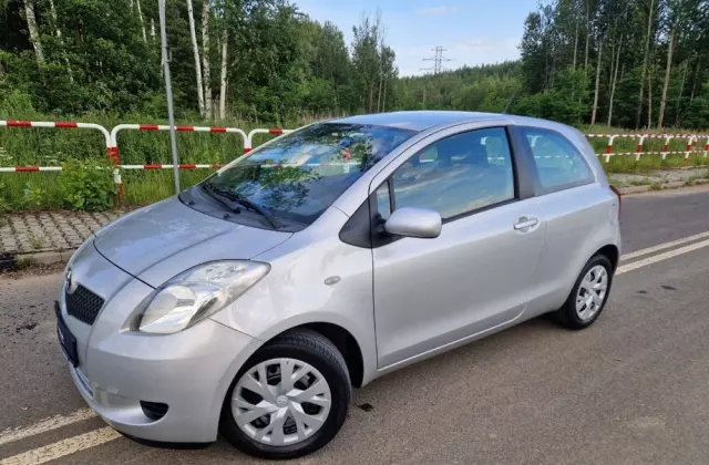 TOYOTA Yaris 1.3 VVT-i Sol