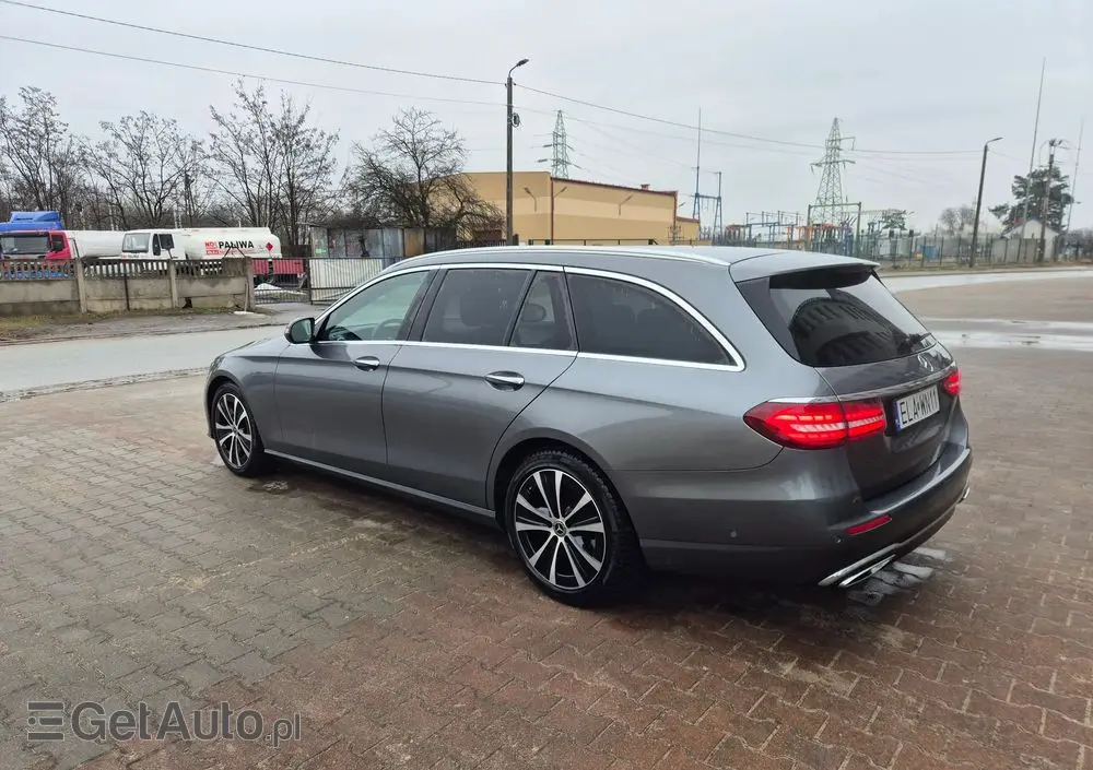 MERCEDES-BENZ Klasa E 220 d 4-Matic Exclusive