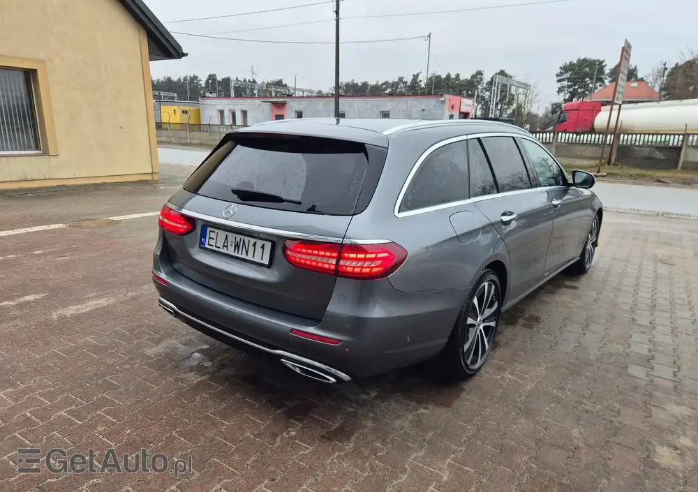 MERCEDES-BENZ Klasa E 220 d 4-Matic Exclusive